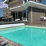 Villa Heerlijke Met Zwembad En Sauna Bij Het Bergen aan Zee