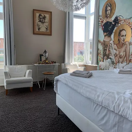 Heerlijke Met Zwembad En Sauna Bij Het Bergen aan Zee